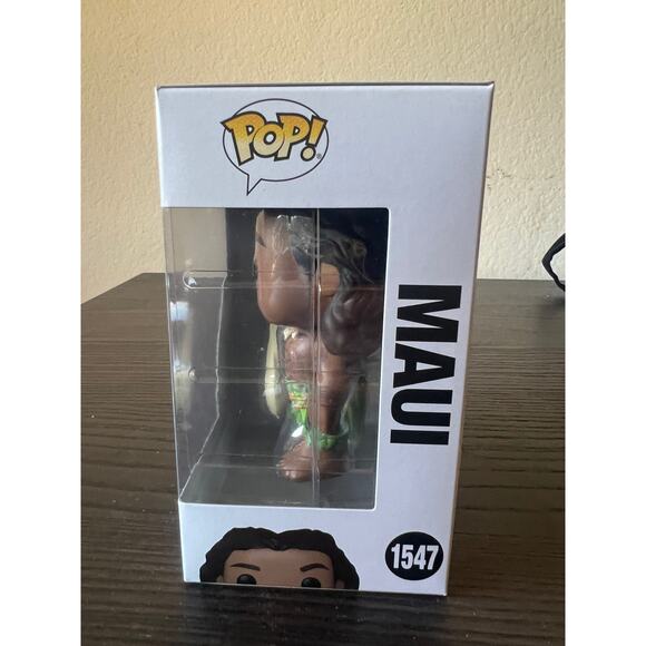 Maui w/ Fish Hook Funko Pop #1547 Moana 2 Disney Movie Dwayne Rock Johnson Vinyl - Picture 4 of 6